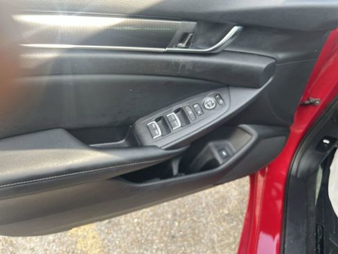 Used 2018 Honda Accord Sport image 14