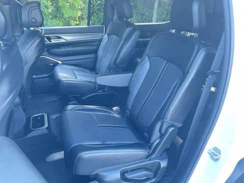 Used 2025 Jeep Wagoneer Series II AWD/4WD image 25