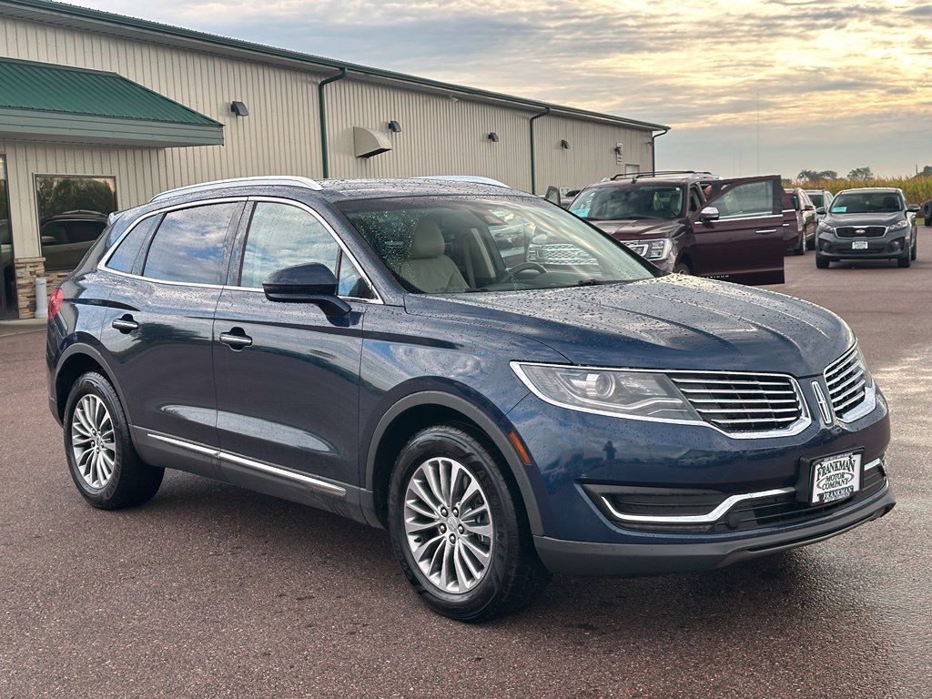 Used 2017 Lincoln MKX Select w/ Select Plus Package AWD/4WD image 7