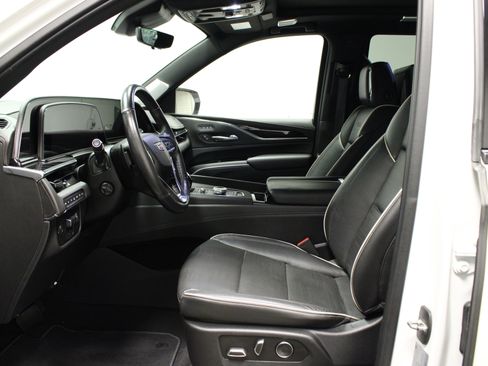 Used 2021 Cadillac Escalade Sport w/ Driver Assist Tech Package image 24