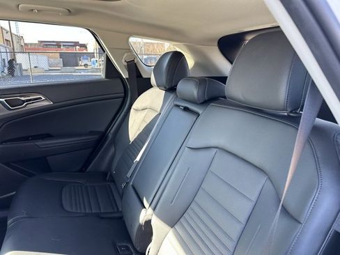 Certified 2024 Kia Sportage SX image 16