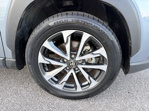 Used 2025 Toyota Corolla Cross XLE FWD image 11