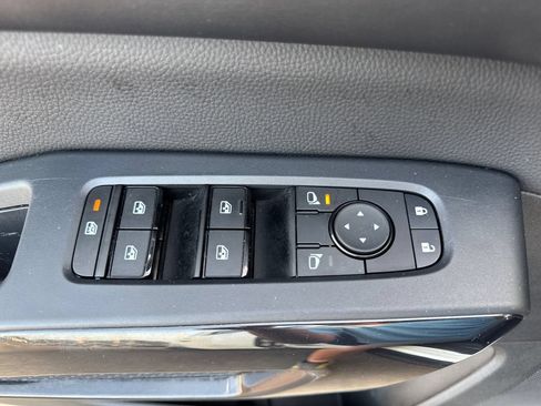 Used 2024 Nissan Pathfinder SV AWD/4WD image 19
