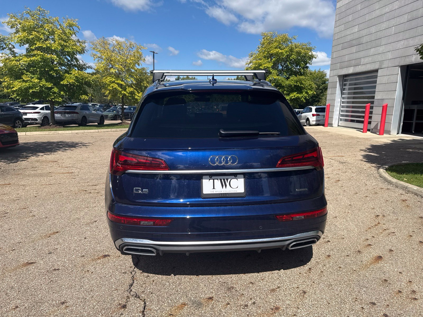 Used 2023 Audi Q5 2.0T Premium w/ Convenience Package AWD/4WD image 4