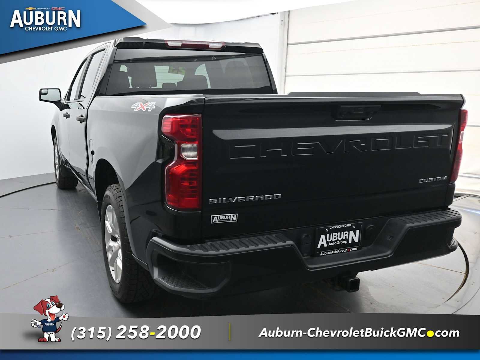 Used 2023 Chevrolet Silverado 1500 Custom AWD/4WD image 14