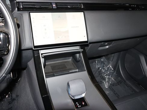Used 2025 Land Rover Range Rover Velar Dynamic SE AWD/4WD image 41