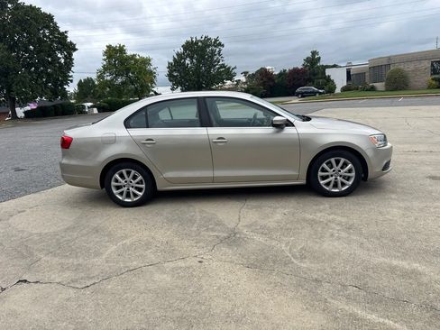 Used 2013 Volkswagen Jetta SE FWD image 7