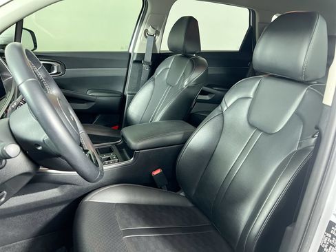 Certified 2024 Kia Sorento S FWD image 12