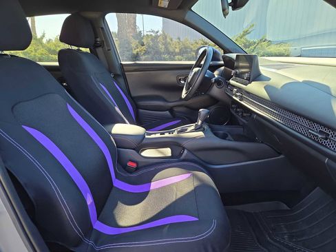 Used 2025 Honda HR-V Sport image 8