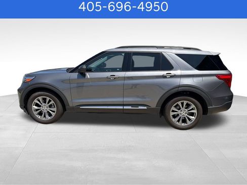 Used 2022 Ford Explorer XLT w/ Equipment Group 202A AWD/4WD image 2