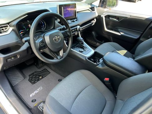 Used 2025 Toyota RAV4 XLE AWD/4WD image 10