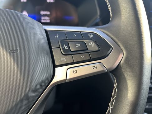 Certified 2024 Volkswagen Taos SE w/ Black Wheel Plus Package image 17