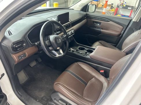 Used 2024 Honda Pilot Elite image 3