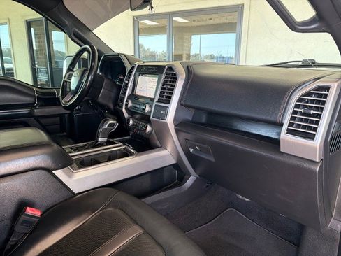 Used 2019 Ford F150 Platinum image 23