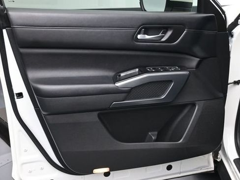 Used 2022 Nissan Pathfinder SL w/ SL Premium Package FWD image 24