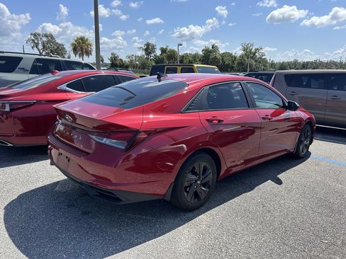Used 2023 Hyundai Elantra SEL FWD image 3