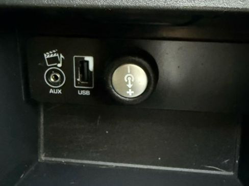 Used 2013 Land Rover LR2 image 45