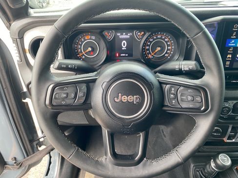 Used 2025 Jeep Wrangler Unlimited Sport AWD/4WD image 10