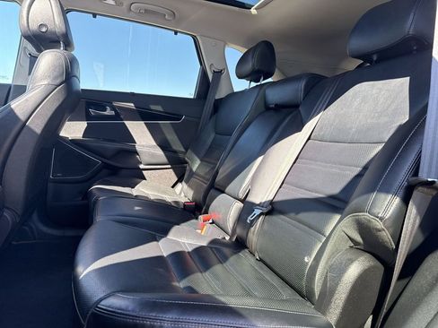 Used 2016 Kia Sorento SX image 25