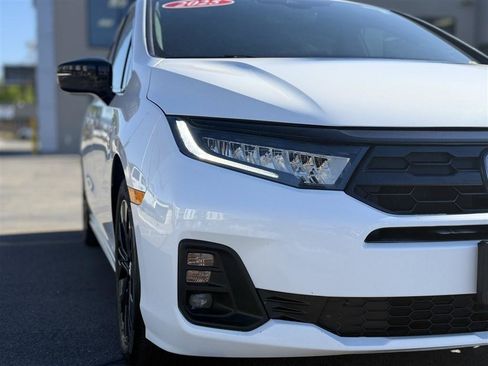 Used 2025 Honda Odyssey Sport-L image 11