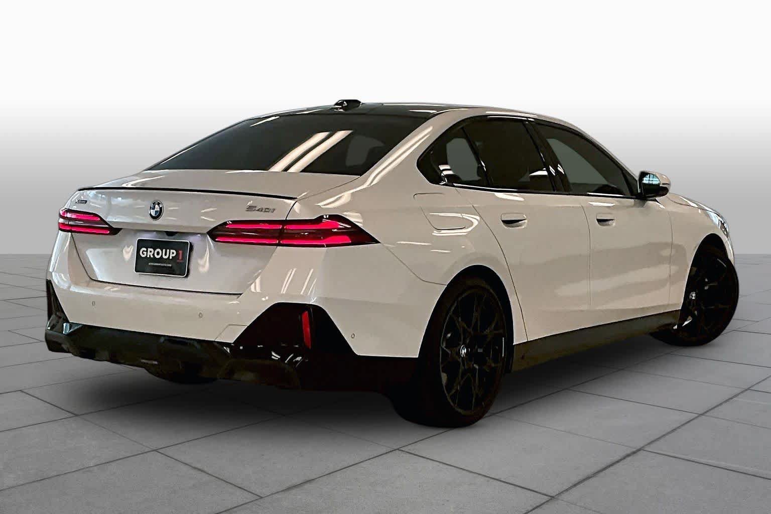 Used 2024 BMW 540i xDrive w/ Premium Package AWD/4WD image 12