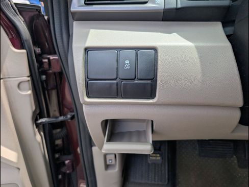 Used 2014 Honda Odyssey LX image 16