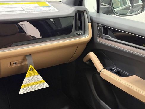 New 2026 Porsche Cayenne E-Hybrid image 17