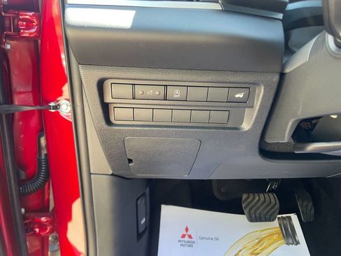 New 2026 Mitsubishi Outlander AWD image 14