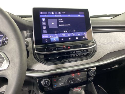 Used 2022 Jeep Compass Latitude image 28