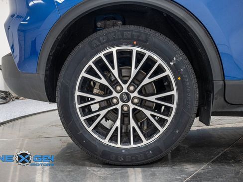 Used 2023 Ford Escape SE image 43