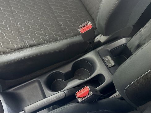 Used 2022 Nissan Kicks S image 19