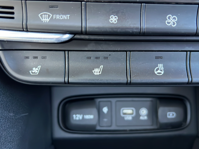 Used 2020 Hyundai Santa Fe Limited FWD image 27