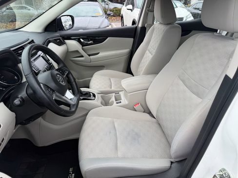 Certified 2022 Nissan Rogue Sport SV FWD image 10