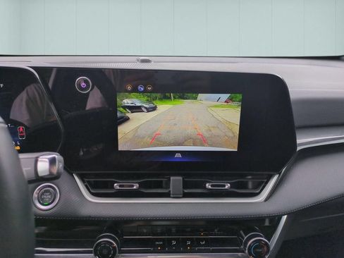 Used 2025 Chevrolet Equinox LT FWD image 25