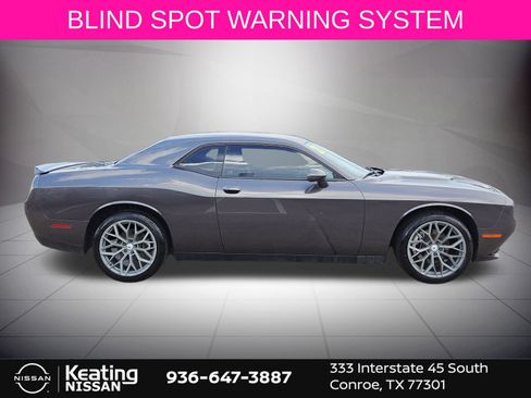 Used 2021 Dodge Challenger SXT w/ Plus Package RWD image 9