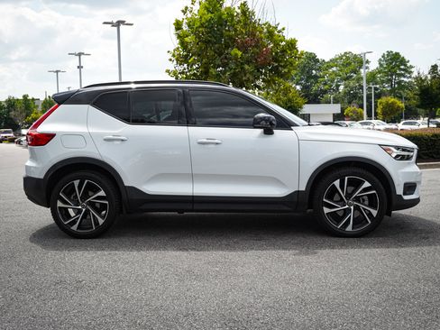 Used 2021 Volvo XC40 T5 R-Design w/ Advanced Package AWD/4WD image 11