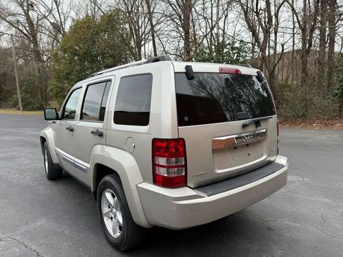 Used 2008 Jeep Liberty Limited w/ Premium Group image 4