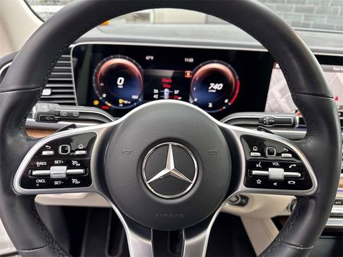 Used 2022 Mercedes-Benz GLE 350 4MATIC w/ Premium Package image 26