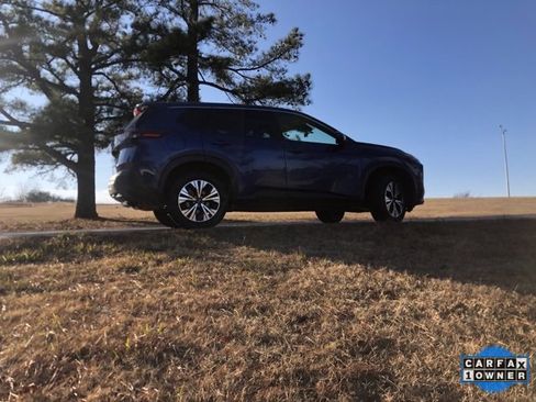 Used 2023 Nissan Rogue SV image 8