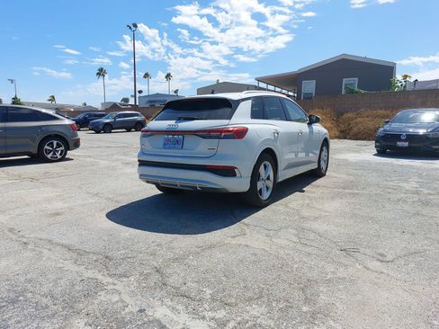 Used 2025 Audi Q4 e-tron Premium w/ Convenience Package AWD/4WD image 3