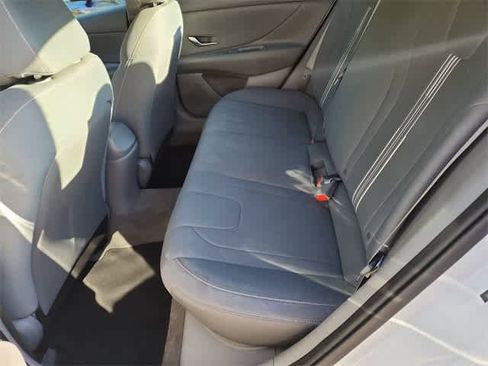 Used 2022 Hyundai Elantra SEL w/ Cargo Package image 17