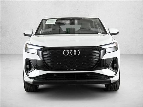 Used 2024 Audi Q4 e-tron Premium Plus w/ Premium Plus image 2