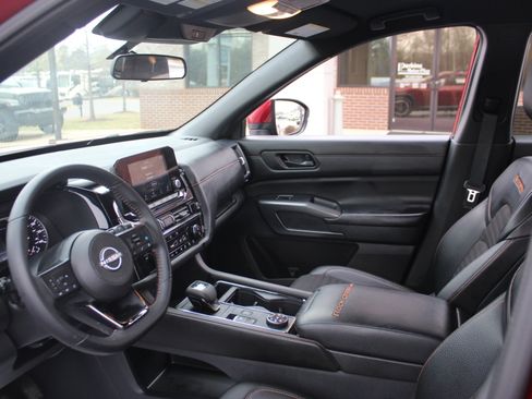 Used 2024 Nissan Pathfinder Rock Creek AWD/4WD image 12