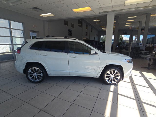 Used 2019 Jeep Cherokee Overland w/ Technology Group FWD image 2