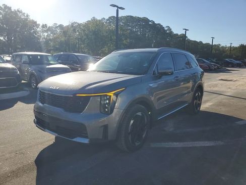 New 2025 Kia Sorento EX image 4