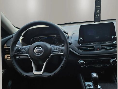 Used 2022 Nissan Altima 2.5 SV FWD image 7