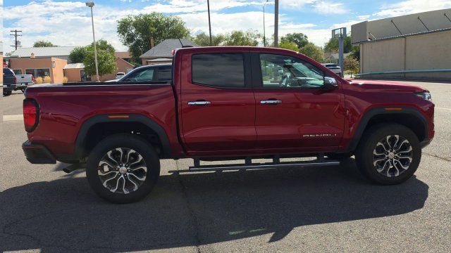 Used 2024 GMC Canyon Denali AWD/4WD image 11