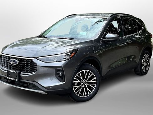 Used 2023 Ford Escape SE w/ PHEV Premium Package image 13