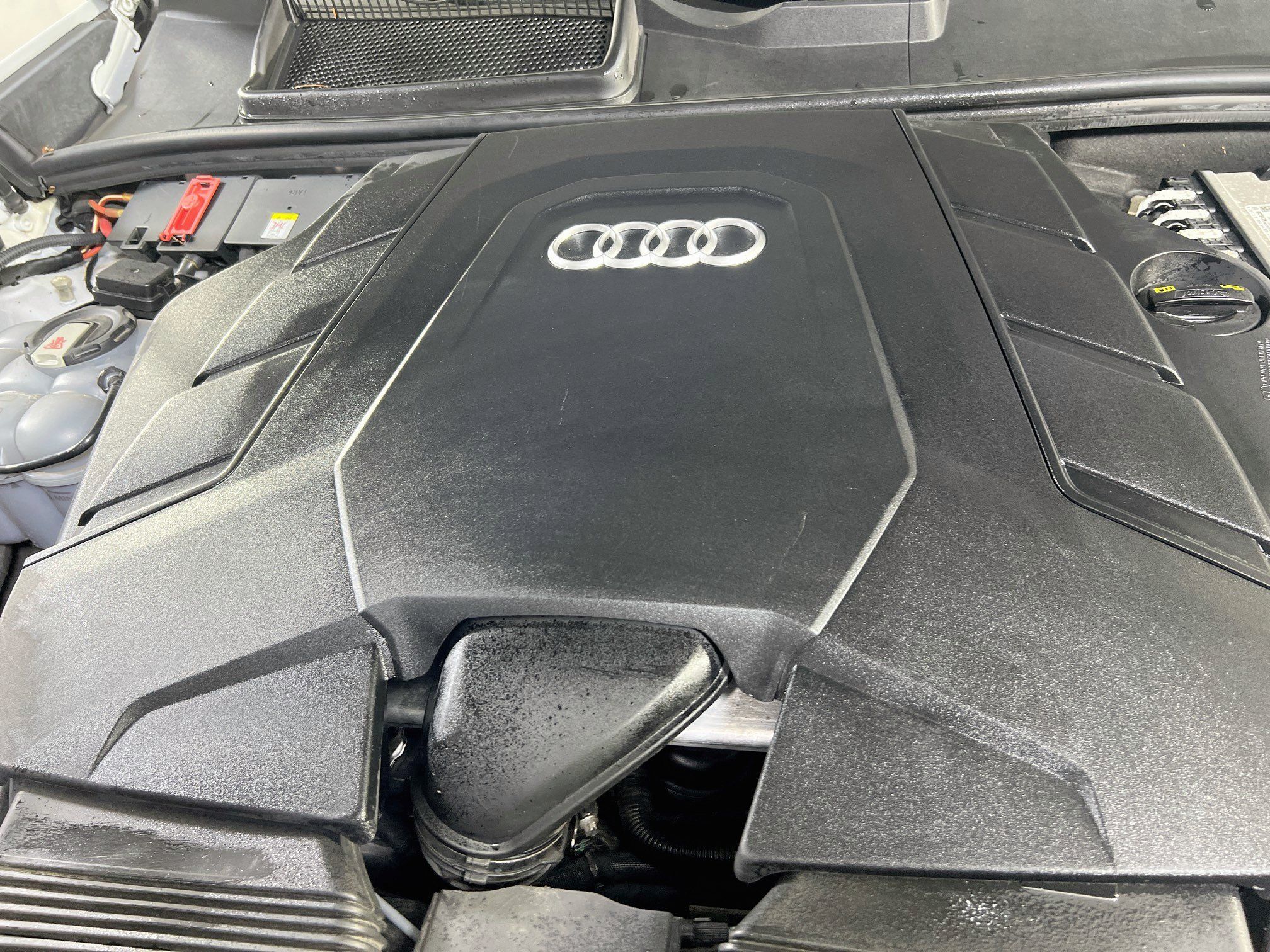 Used 2020 Audi Q8 Premium AWD/4WD image 31