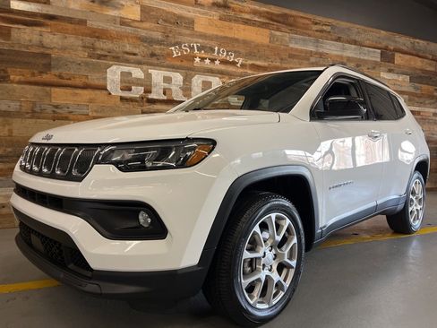 Used 2022 Jeep Compass Latitude image 14